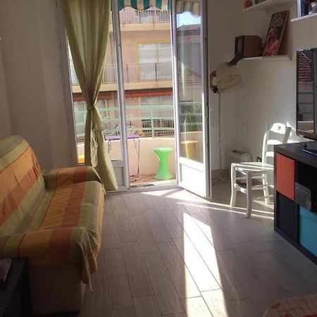 Grand F2 60Mq Centre Antibes, Proche Plages, Commerces, 2 Balcons, Parking, Train, Bus, Deco Vintage, Pet Friendly, Ideal Famille Ou 1-2 Couples المظهر الخارجي الصورة