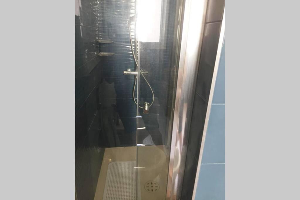 Grand F2 60Mq Centre Antibes, Proche Plages, Commerces, 2 Balcons, Parking, Train, Bus, Deco Vintage, Pet Friendly, Ideal Famille Ou 1-2 Couples المظهر الخارجي الصورة