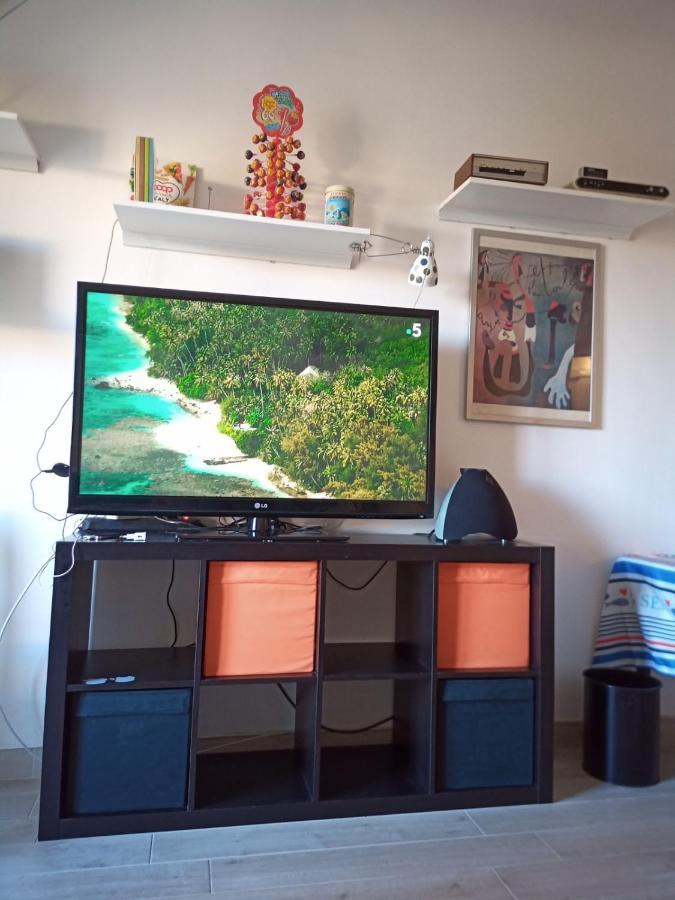 Grand F2 60Mq Centre Antibes, Proche Plages, Commerces, 2 Balcons, Parking, Train, Bus, Deco Vintage, Pet Friendly, Ideal Famille Ou 1-2 Couples المظهر الخارجي الصورة