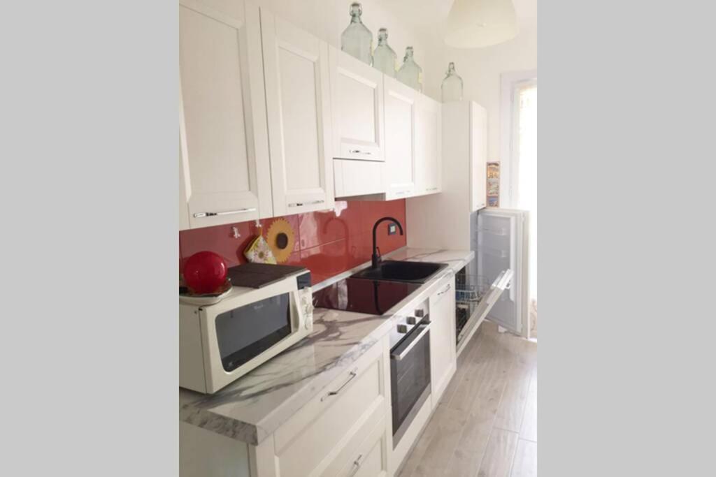 Grand F2 60Mq Centre Antibes, Proche Plages, Commerces, 2 Balcons, Parking, Train, Bus, Deco Vintage, Pet Friendly, Ideal Famille Ou 1-2 Couples المظهر الخارجي الصورة