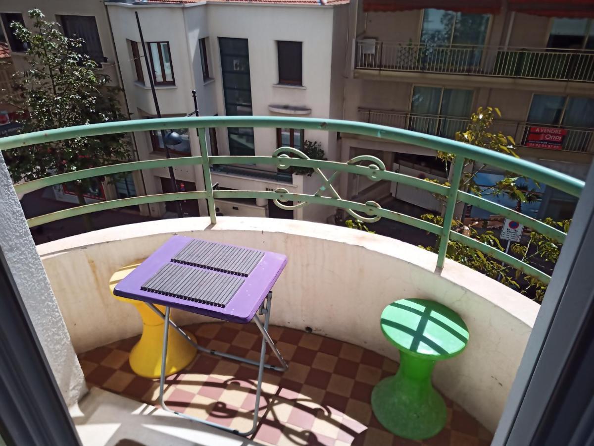 Grand F2 60Mq Centre Antibes, Proche Plages, Commerces, 2 Balcons, Parking, Train, Bus, Deco Vintage, Pet Friendly, Ideal Famille Ou 1-2 Couples المظهر الخارجي الصورة