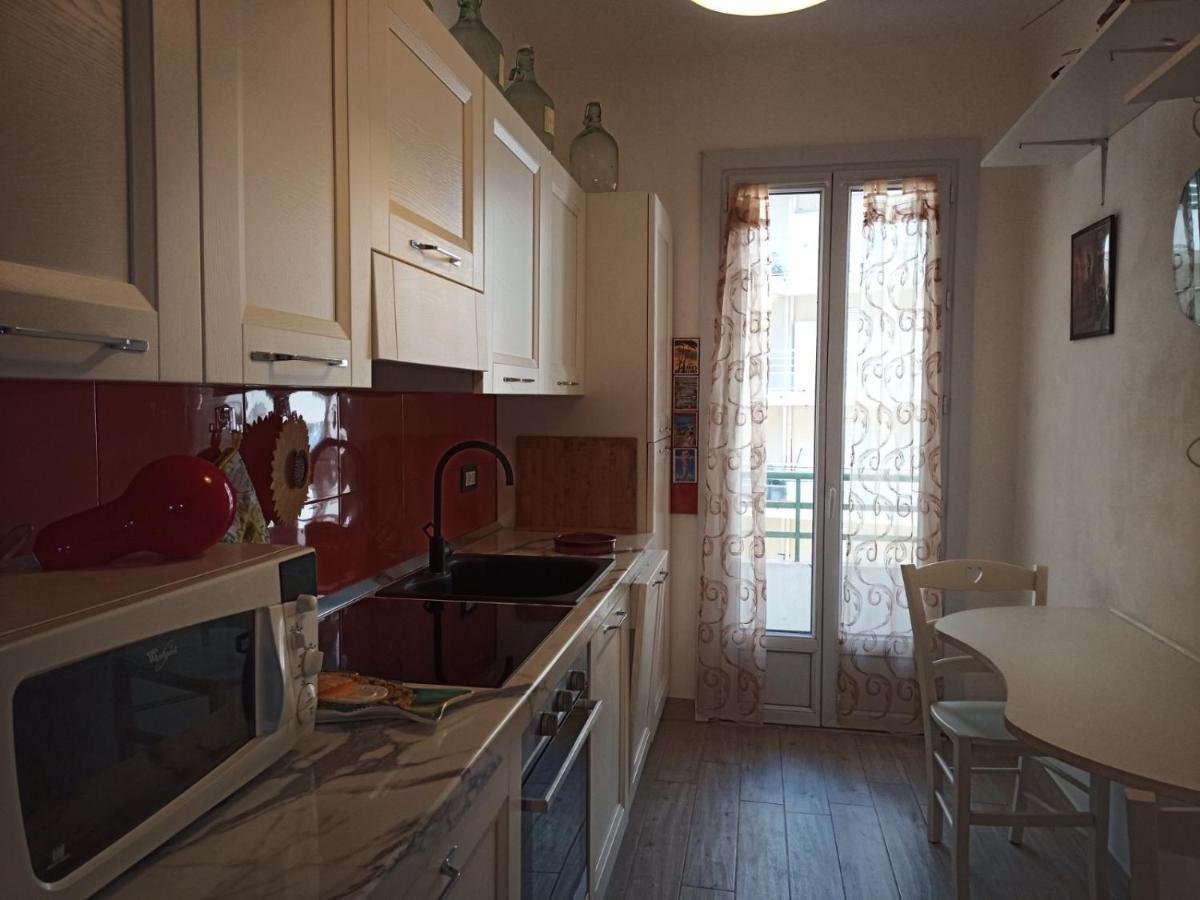 Grand F2 60Mq Centre Antibes, Proche Plages, Commerces, 2 Balcons, Parking, Train, Bus, Deco Vintage, Pet Friendly, Ideal Famille Ou 1-2 Couples المظهر الخارجي الصورة