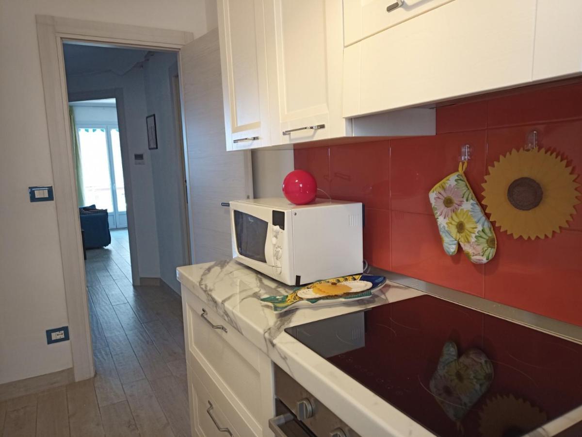 Grand F2 60Mq Centre Antibes, Proche Plages, Commerces, 2 Balcons, Parking, Train, Bus, Deco Vintage, Pet Friendly, Ideal Famille Ou 1-2 Couples المظهر الخارجي الصورة