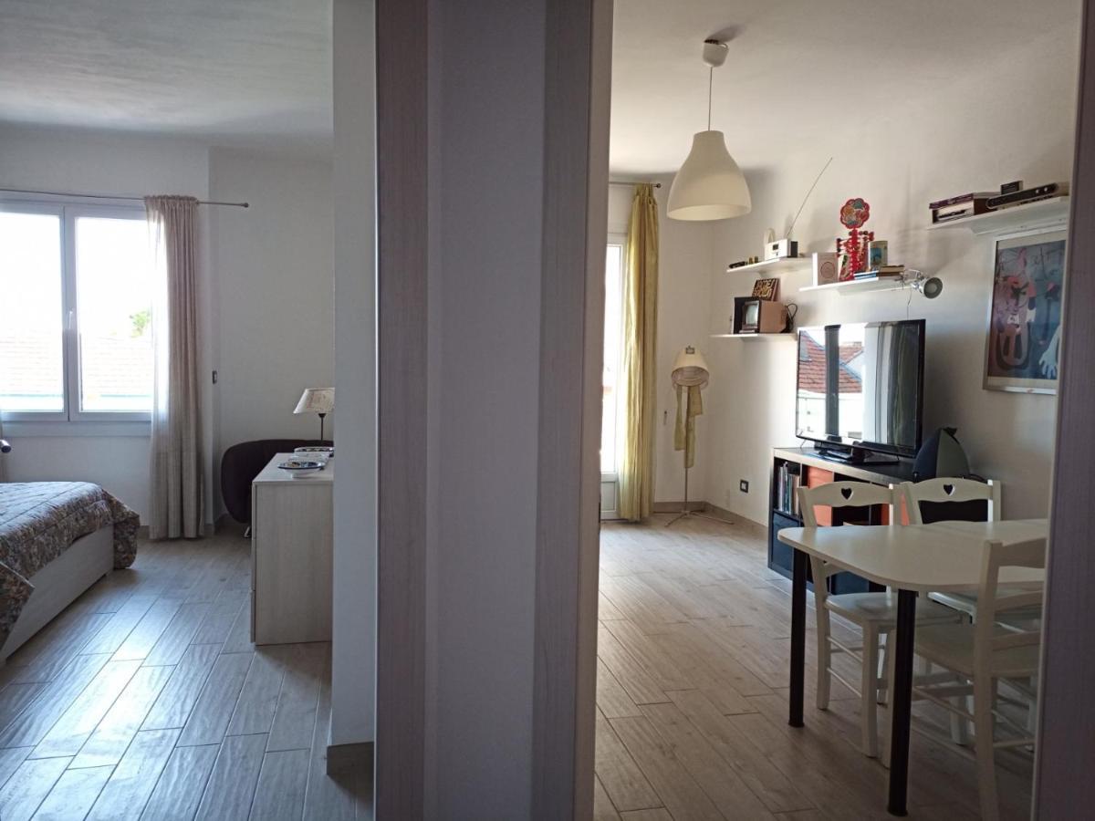 Grand F2 60Mq Centre Antibes, Proche Plages, Commerces, 2 Balcons, Parking, Train, Bus, Deco Vintage, Pet Friendly, Ideal Famille Ou 1-2 Couples المظهر الخارجي الصورة