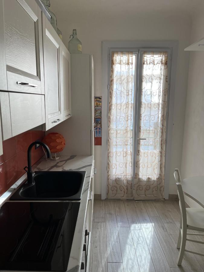 Grand F2 60Mq Centre Antibes, Proche Plages, Commerces, 2 Balcons, Parking, Train, Bus, Deco Vintage, Pet Friendly, Ideal Famille Ou 1-2 Couples المظهر الخارجي الصورة