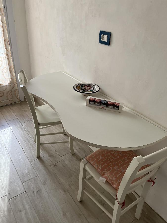 Grand F2 60Mq Centre Antibes, Proche Plages, Commerces, 2 Balcons, Parking, Train, Bus, Deco Vintage, Pet Friendly, Ideal Famille Ou 1-2 Couples المظهر الخارجي الصورة