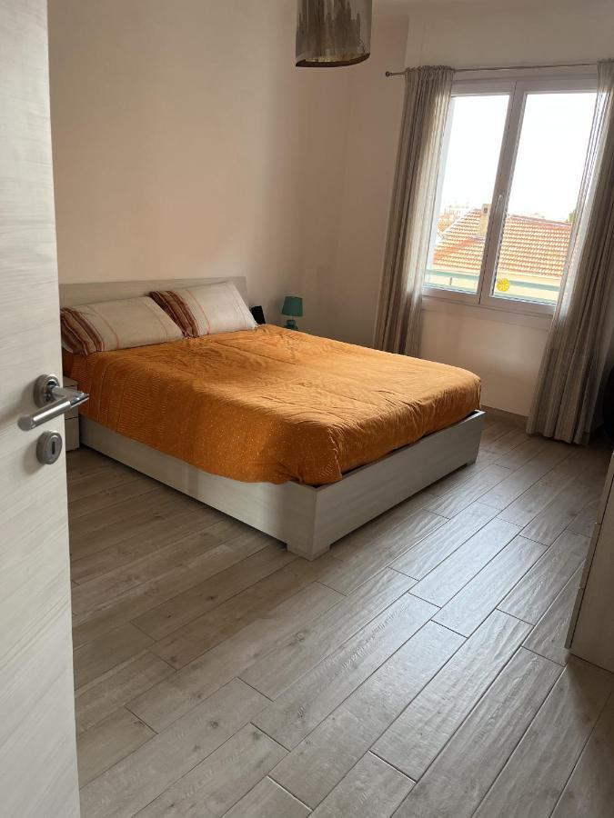 Grand F2 60Mq Centre Antibes, Proche Plages, Commerces, 2 Balcons, Parking, Train, Bus, Deco Vintage, Pet Friendly, Ideal Famille Ou 1-2 Couples المظهر الخارجي الصورة